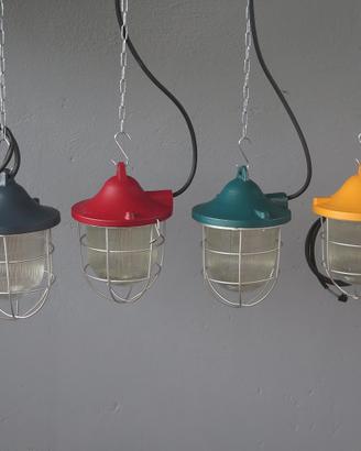 LAMPADA INDUSTRIALE RESTAURATA CON CAMPANA IN VETR