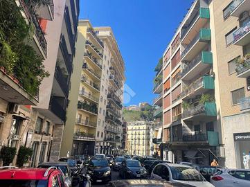 5 LOCALI A NAPOLI