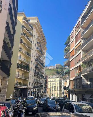 5 LOCALI A NAPOLI