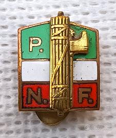 Distintivo fascista del PNF mod. 1927 di 1' tipo