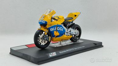 Modellino MotoGP Honda RC211V - Biaggi 2004