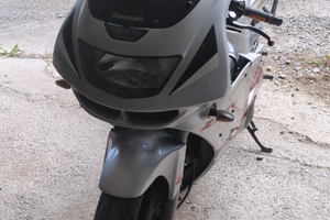 Kawasaki ninja zx6-r