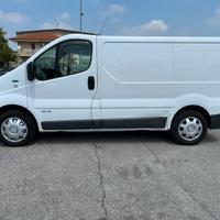 Renault Trafic gancio traino no iva