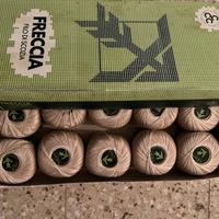 Cotone filo di scozia per lavori uncinetto .