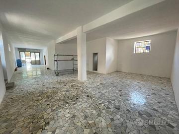 Immobile di 179 m² a Roma