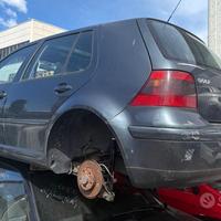 Volkswagen Golf 1.6 serie 4 solo per ricambi