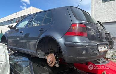 Volkswagen Golf 1.6 serie 4 solo per ricambi