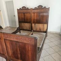 Letto matrimoniale antico in legno massello