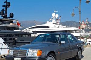 Mercedes Benz E200