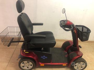 Scooter elettrico per mobilità anziani
