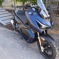 KYMCO DINK X 125cc SCOOTER MOT. A LIQUIDO