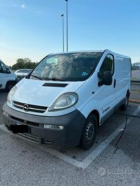 Opel vivaro 2.5 cdti