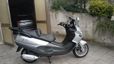 Piaggio x9
