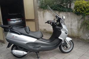 Piaggio x9