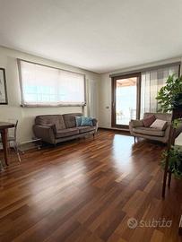Attico / Mansarda di 212 m² con 4 locali a Roma