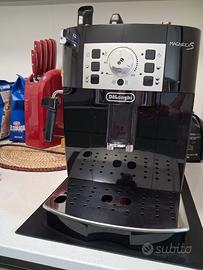 Macchina del caffe De Longhi - mod. magnifica S