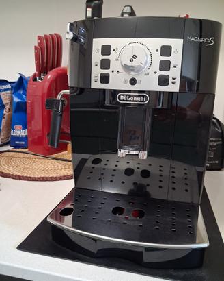 Macchina del caffe De Longhi - mod. magnifica S