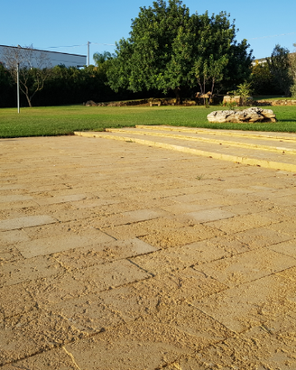 Pavimento in Pietra Rustica Salentina Carparaccio