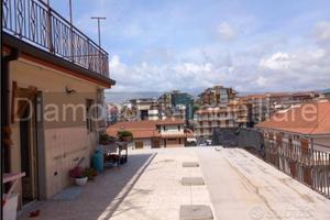 Attico ascensorato con terrazzo ad Acireale centro