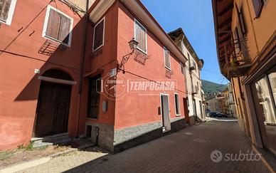 Casa indipendente a Pont-Canavese 5 locali