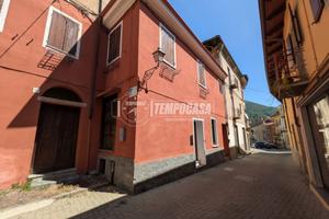 Casa indipendente a Pont-Canavese 5 locali