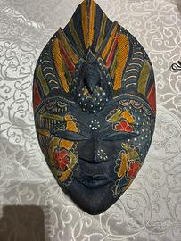 maschera indonesiana in legno