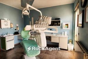 Immobile di 128 m² con 5 locali a Aradeo