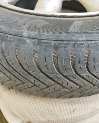 4 Gomme Hankook 4 stagioni 175/65 R15 con cerchi