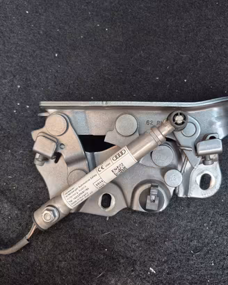 CERNIERA COFANO MOTORE AUDI 