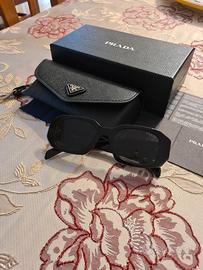 Prada occhiali da sole donna colore nero 