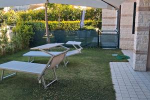 Appartamento a sirolo con giardino