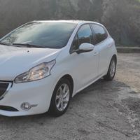 Peugeot 208 1.4 HDi 68 CV 5 porte Allure