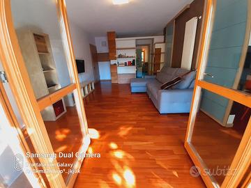 Zona ospedale stanza matrimoniale con giardino