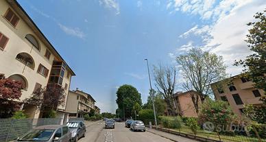 Trilocale con box auto in zona residenziale