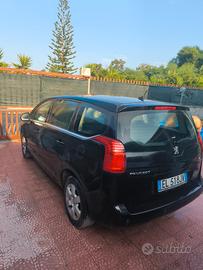 Peugeot automatica 5008