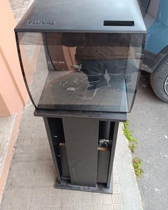 Acquario 60 litri Fluval con mobile