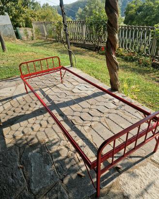 letto singolo in ferro