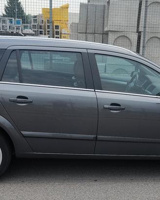 opel astra h station wagon 1.9 CDTI