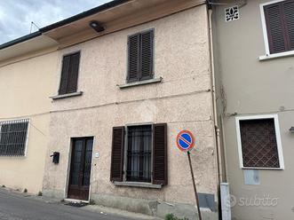 CASA SEMINDIPENDENTE A PONTE BUGGIANESE