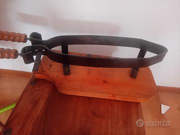  tagliare il prosciutto  a mano