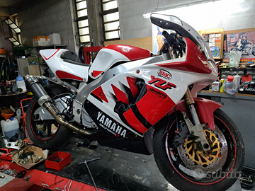 2 yamaha YZF 750 R