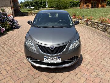 Lancia Ypsilon 1.2 69 CV 5 porte Gold OK NEOPATENT