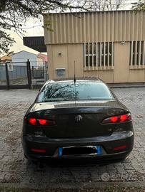 Arjolalla25@gmail.com