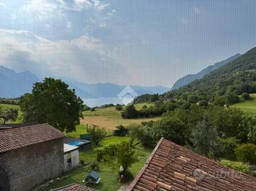 2 LOCALI A SOLTO COLLINA