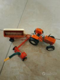 Britains Ltd FIAT 90-90 + attrezzi agricoli 1:32 v