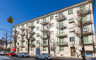 QUADRILOCALE DI AMPIA METRATURA IN POSIZIONE STRAT