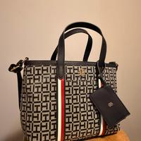 Borsa Tommy Hilfiger logo - moderna e raffinata