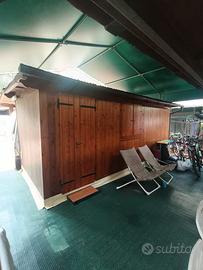 Roulotte,veranda e cucina in legno presso campeggi