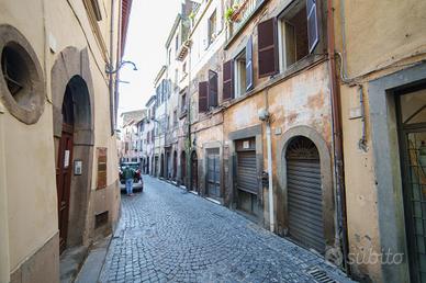 3 LOCALI A VITERBO