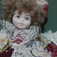 bambola in porcellana